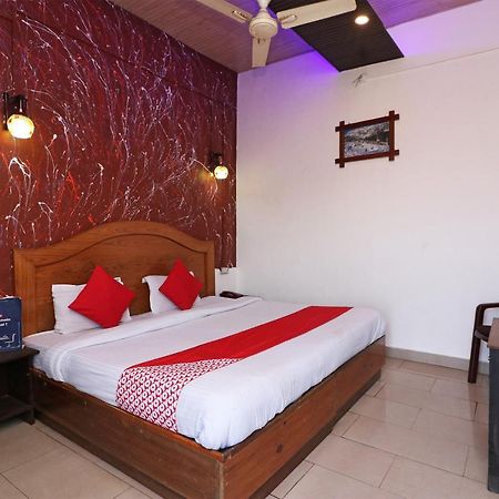 Oyo 80678 Shreenath Residency New Delhi Ngoại thất bức ảnh