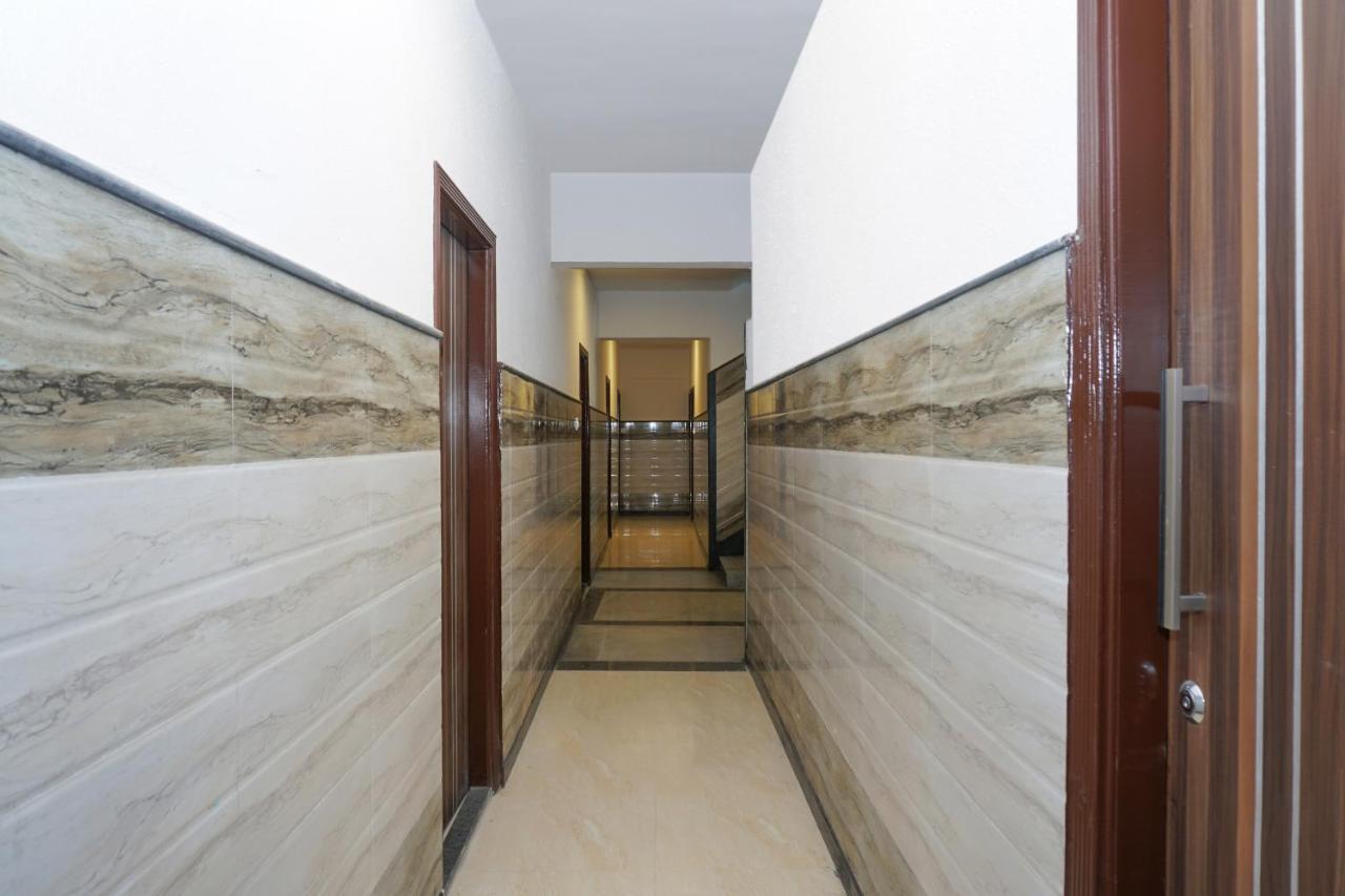 Oyo 80678 Shreenath Residency New Delhi Ngoại thất bức ảnh