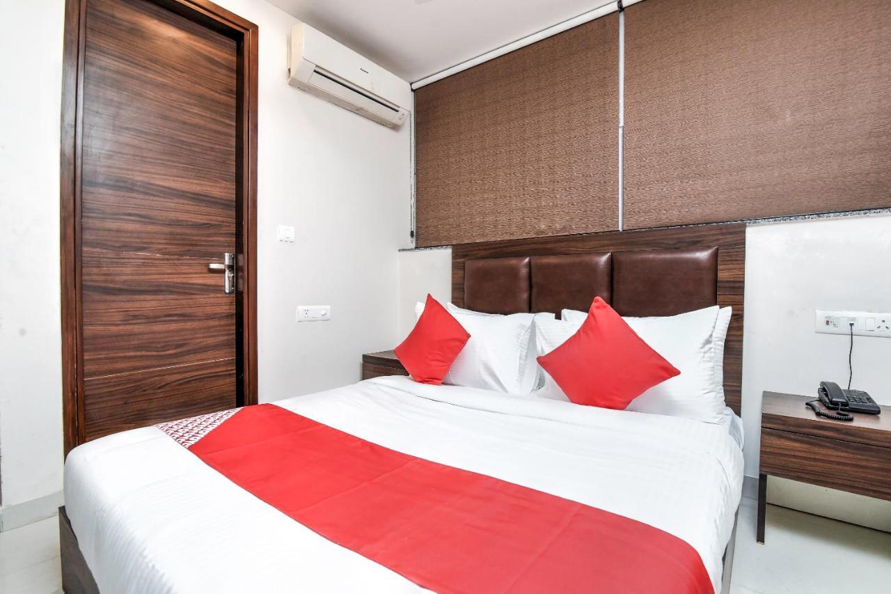 Oyo 80678 Shreenath Residency New Delhi Ngoại thất bức ảnh